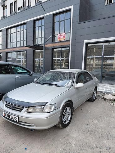 byd e2 2022: Toyota Camry: 2000 г., 2.2 л, Автомат, Бензин, Седан — 1