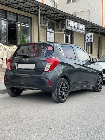 цены спарк: Chevrolet Spark: 2016 г., 1 л, Бензин, Хэтчбэк — 3