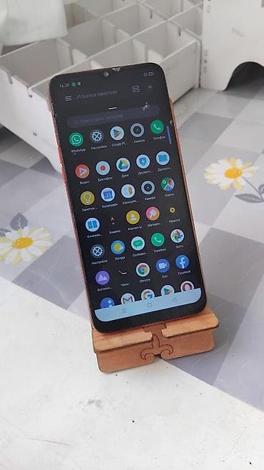 Realme C3, Б/у, 64 ГБ, цвет - Красный, 2 SIM — 1
