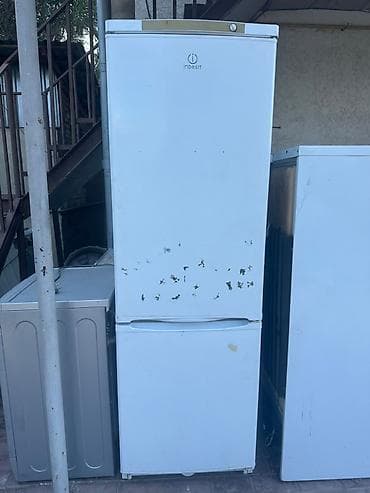 fridge: Холодильник Indesit, Двухкамерный, De frost (капельный) — 1