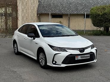 Toyota Corolla: 2021 г., 1.8 л, Вариатор, Гибрид, Седан — 2