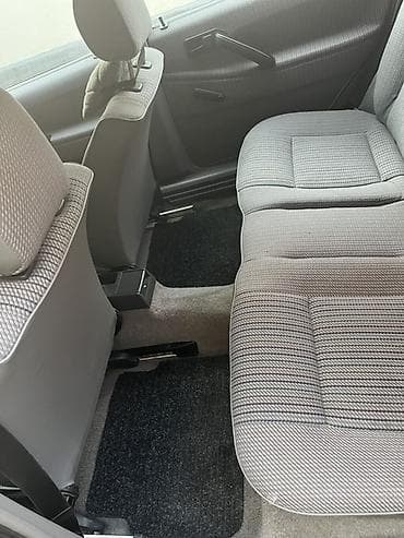 50 55: Volkswagen Passat: 1991 г., Механика, Седан — 4