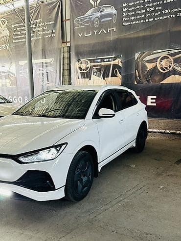e 303: BYD E2: 2023 г., Автомат, Электромобиль, Кроссовер — 5