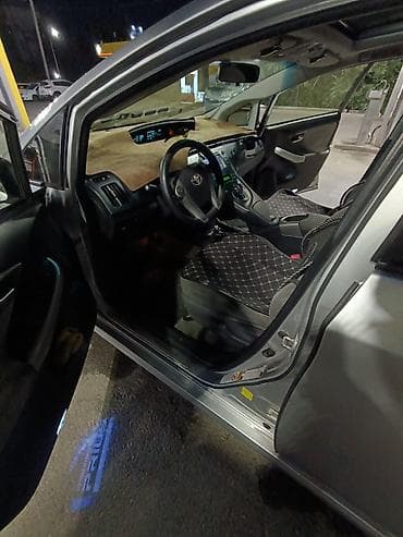 spark 2012: Toyota Prius: 2012 г., 1.8 л, Автомат, Гибрид, Лифтбек — 9