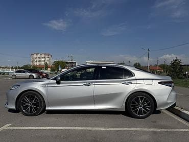 lexus e: Toyota Camry: 2021 г., 2.5 л, Вариатор, Гибрид, Седан — 4