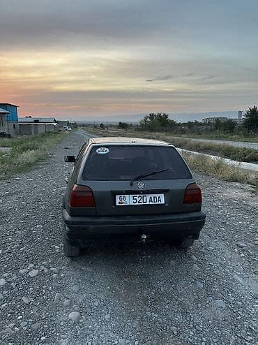 Volkswagen Golf: 1992 г., 1.8 л, Механика, Газ, Хэтчбэк — 9