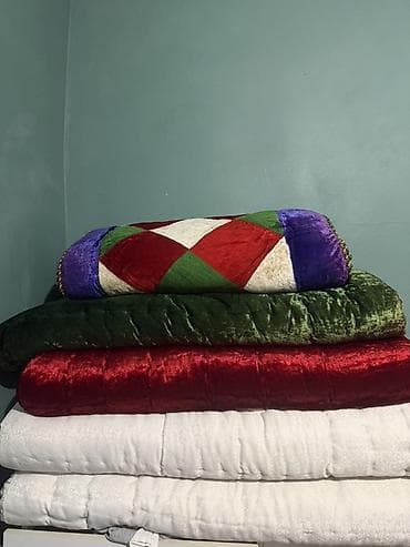 с мехом чернобурка с: Комплект одеяла и подушки, Б/у, Все сезоны, Фактурный — 1