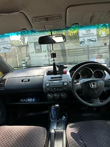 honda fit2: Honda Fit: 2003 г., 1.3 л, Вариатор, Бензин, Хэтчбэк — 5
