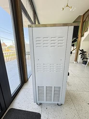 молочный машинка: Профессиональный фризер для мягкого мороженого - Напольная модель на — 2