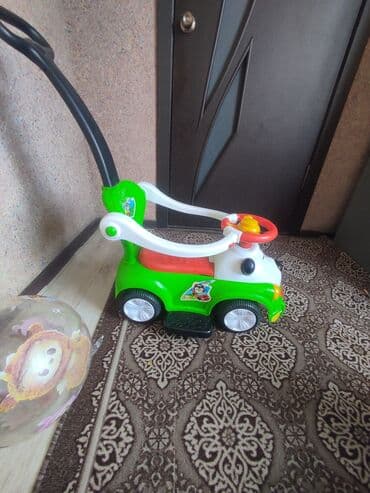 машины для малышей: Каталка-машинка для малышей с ручкой-толкателем - Яркая детская — 2