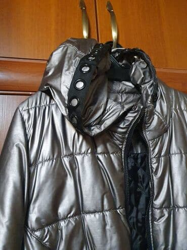 спортивные пуховики: Продаем Новую зимнюю пальто-куртку на холлофайбере ниже бедер до — 18