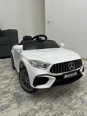 Детский электромобиль Mercedes-Benz AMG, белый - Реалистичный кузов