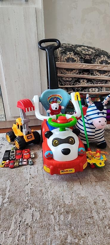 Игрушки бу Состав: - Каталка-машинка Макс-21 в виде панды с рулём