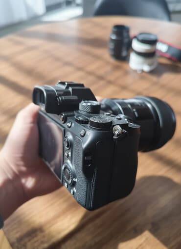 купить sony xperia 1: Продается беззеркальная полнокадровая камера Sony α7 III с объективом — 1