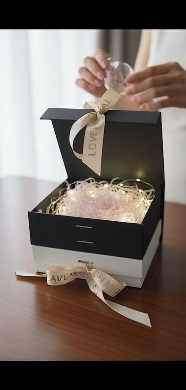 В наличии!!!коробка идет с наполнением как на фото. Цена со скидкой