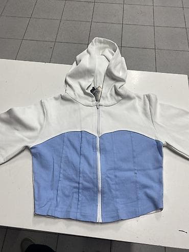 Костюм женский двухцветный: укороченная толстовка на молнии и брюки