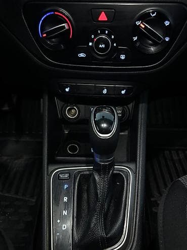 аксент: Hyundai Accent: 2019 г., 1.6 л, Автомат, Бензин, Седан — 4