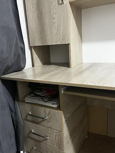 писменные столы: Компьютерный стол, С полками — 3