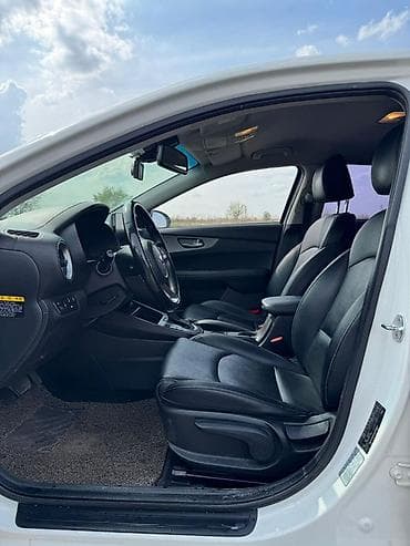 k3 2020: Kia Cerato: 2019 г., 1.6 л, Автомат, Бензин, Седан — 6