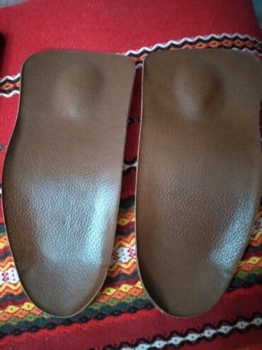 срочно продаю в связи с переездом: Ортопедические стельки, кожаные размер 46. Одевались один раз — 1