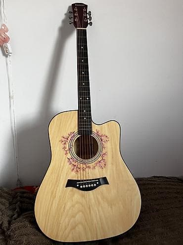 gitara lakewood: Акустическая гитара Kamoer с вырезом (cutaway). - Форм‑фактор — 1
