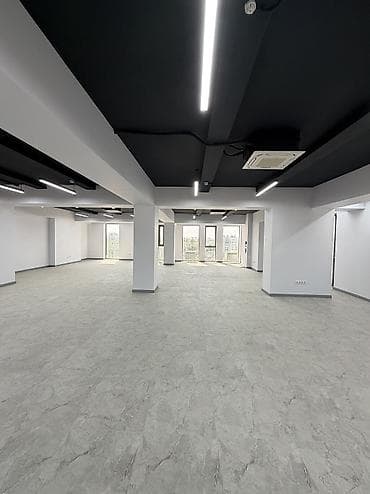 Коммерциялык мүлк: Кеңселерди ижаралоо, 250 м², Бизнес борборунда, Тоолор көрүнүп турат, 1-катар, Өзүнчө кире бериши менен — 6