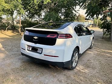 маленькие электро машины: Chevrolet Volt: 2011 г., 1.4 л, Автомат, Электромобиль, Лифтбек — 3