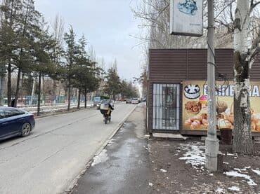 аренда точки на рынке: Сдаю Магазин, Отдельностоящий магазин, 30 м² Не действующий, Частично с оборудованием, С ремонтом, Электричество, 1 линия — 7