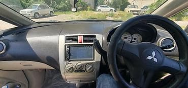 step 2: Mitsubishi Colt: 2005 г., Бензин, Хэтчбэк — 2