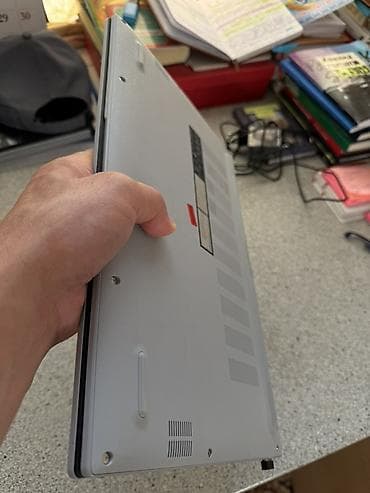 note 21: Ноутбук ASUS VivoBook 14/15 (серебристый) - Процессор: Intel Core — 7