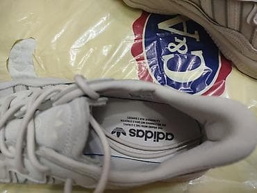 Мужская обувь: Оригинальные кроссовки adidas Originals OZWEEGO, бежевые — 3