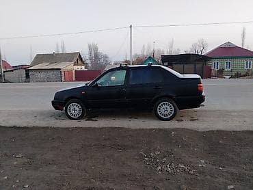 Volkswagen Vento: 1993 г., 1.8 л, Механика, Бензин, Седан — 5