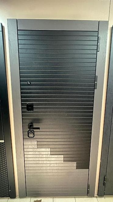 секционные вороты: Двери для домов и квартир, Металлическая, Одностворчатая, В стиле хай-тек, цвет - Серый — 1