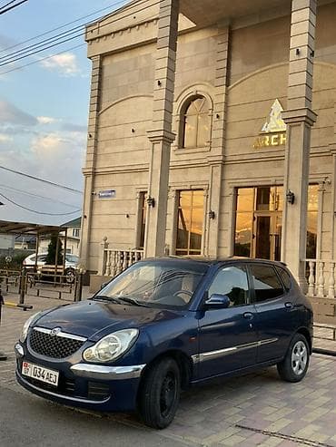 дайхатсу ярв: Daihatsu Sirion: 2003 г., 1 л, Автомат, Бензин, Хэтчбэк — 3