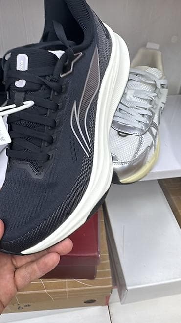 Личные вещи: Кроссовки Li-Ning, женские подростковые черные, белые - — 5
