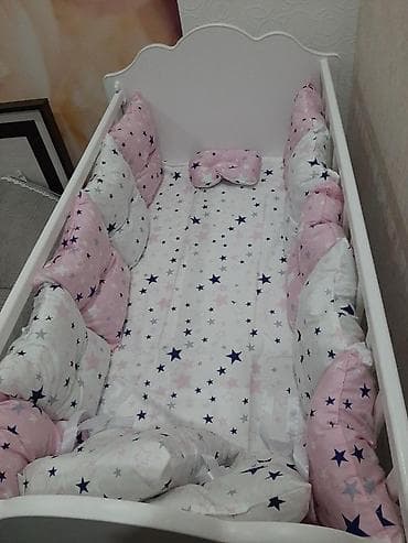 пл: Детская кроватка с комплектом мягких бортиков и постельным бельём. - — 3