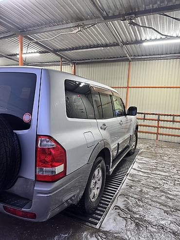range rover 2004: Mitsubishi Pajero: 2003 г., 3 л, Автомат, Бензин, Внедорожник — 4