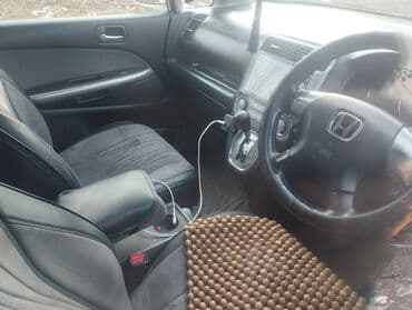 чехии: Honda Stream: 2004 г., 2 л, Автомат, Бензин, Универсал — 3