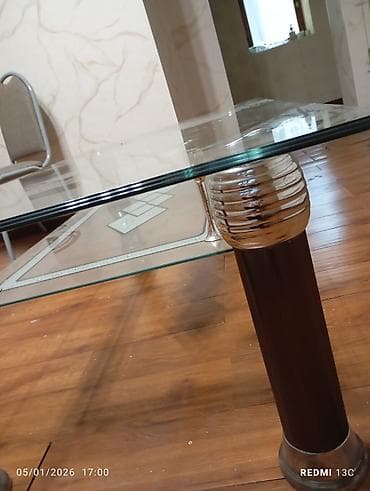 Шкафтар: Зал үчүн үстөл, Колдонулган, Бүктөө эмес, Тик бурчтуу — 4