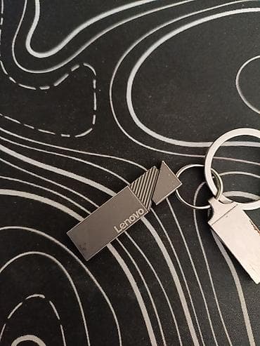 аух флешка: USB‑флешка 2.0 Lenovo (металлическая) - Корпус: цельнометаллический — 1