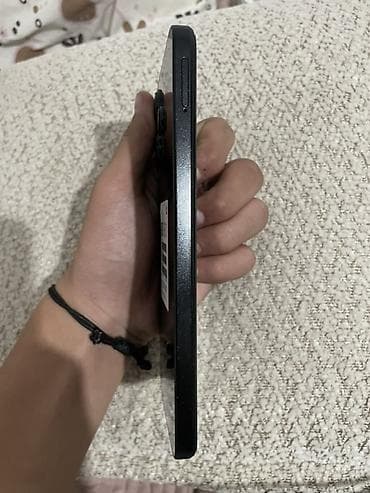 galaxy 9: Redmi, Redmi 12, Б/у, 128 ГБ, цвет - Черный, 1 SIM, eSIM — 2