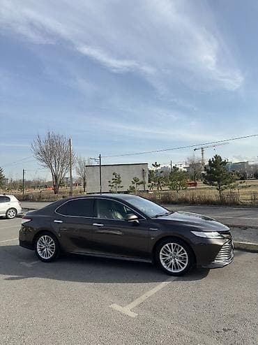 машину тайота: Toyota Camry: 2018 г., 2.5 л, Автомат, Гибрид, Седан — 4