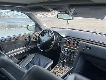 электро мобилы: Mercedes-Benz E-Class: 2001 г., 4.3 л, Автомат, Бензин, Седан — 3