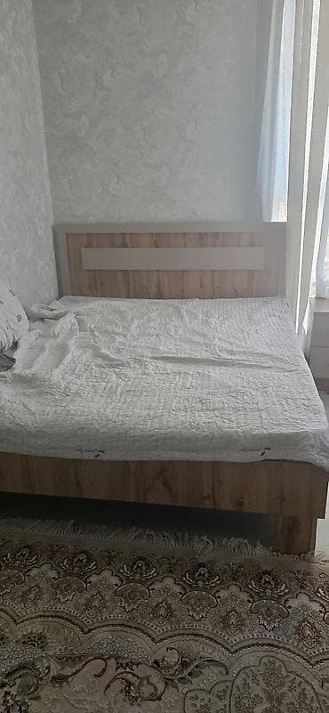 бескаркасный мебель: Двуспальная кровать отдам даром самовывоз — 2
