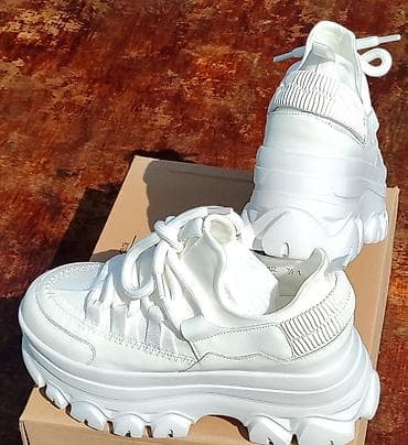 секонд хенд обувь: Удобные в ношении, лехкие, не проседает и не пожалтеет. Можно стирать — 6