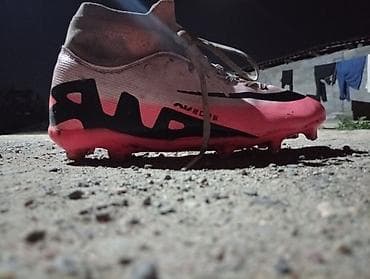 фудбольные красовки: Футбольные бутсы с шипами для натурального газона я брал за 2000 одам — 1