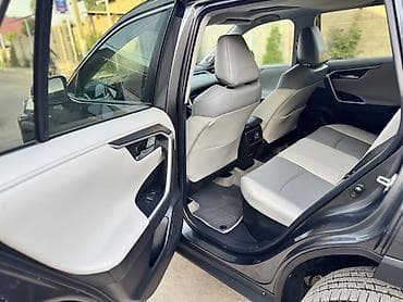 Унаа: Toyota RAV4: 2021 г., 2.5 л, Вариатор, Гибрид, Кроссовер — 8