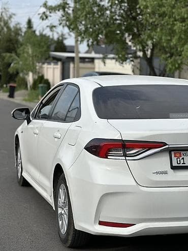 corolla 2016: Toyota Corolla: 2022 г., 1.8 л, Вариатор, Гибрид, Седан — 6