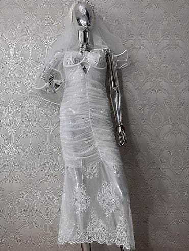 Жеке буюмдар: Платье вечернее/торжественное из прозрачного кружева и сетки, длина — 3