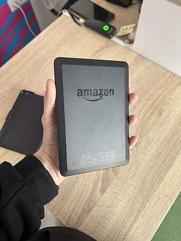 Комикстер жана манга: Электрондук китеп, Amazon, түсү - Кара — 2